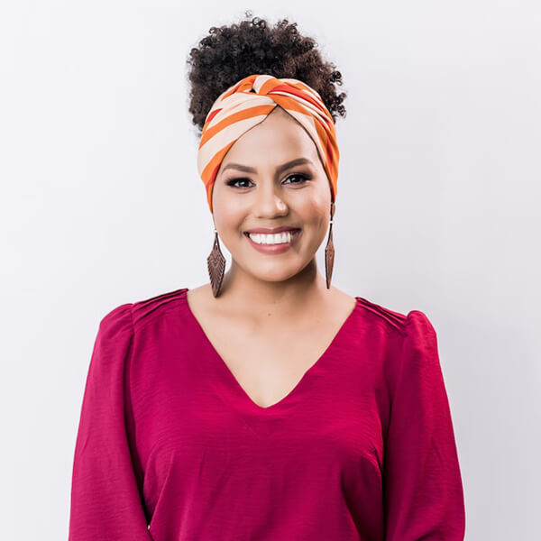 Sarah Lee - Tax Specialist